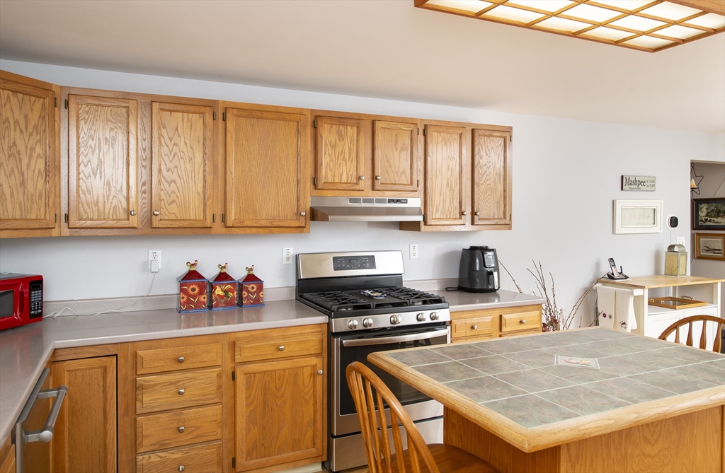 31 Mashpee Neck Rd