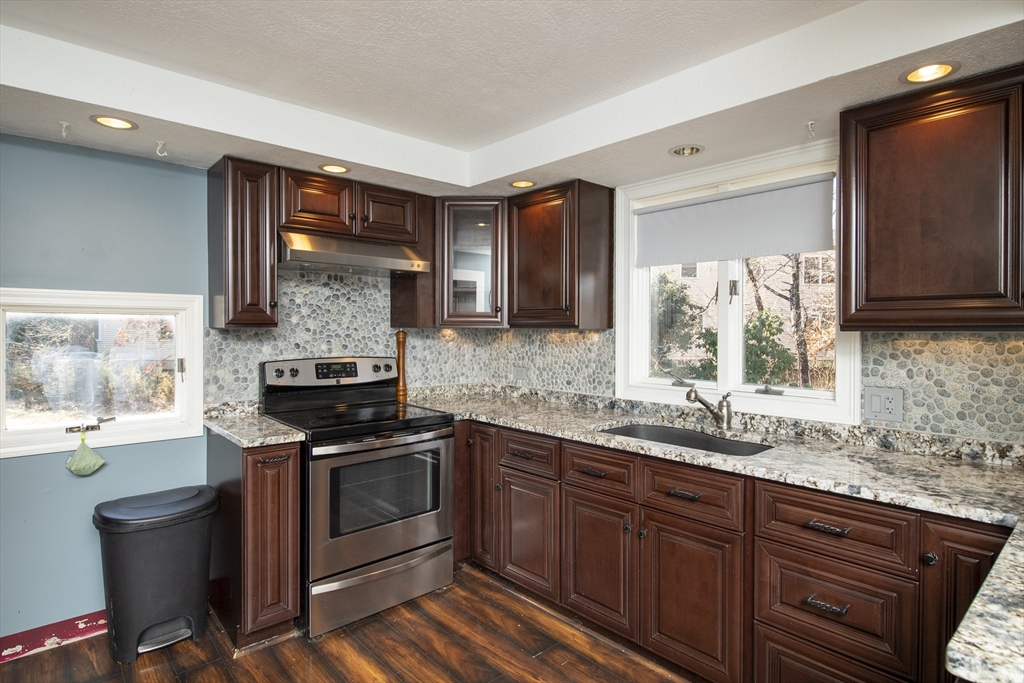 14 Julius Rd