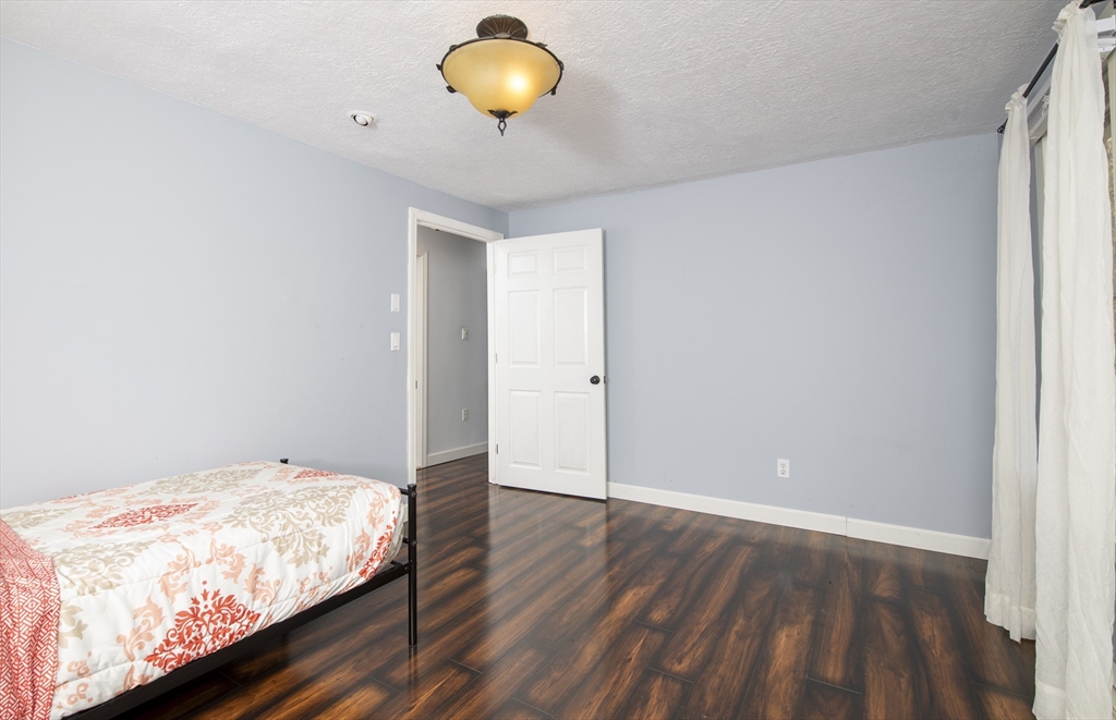 14 Julius Rd