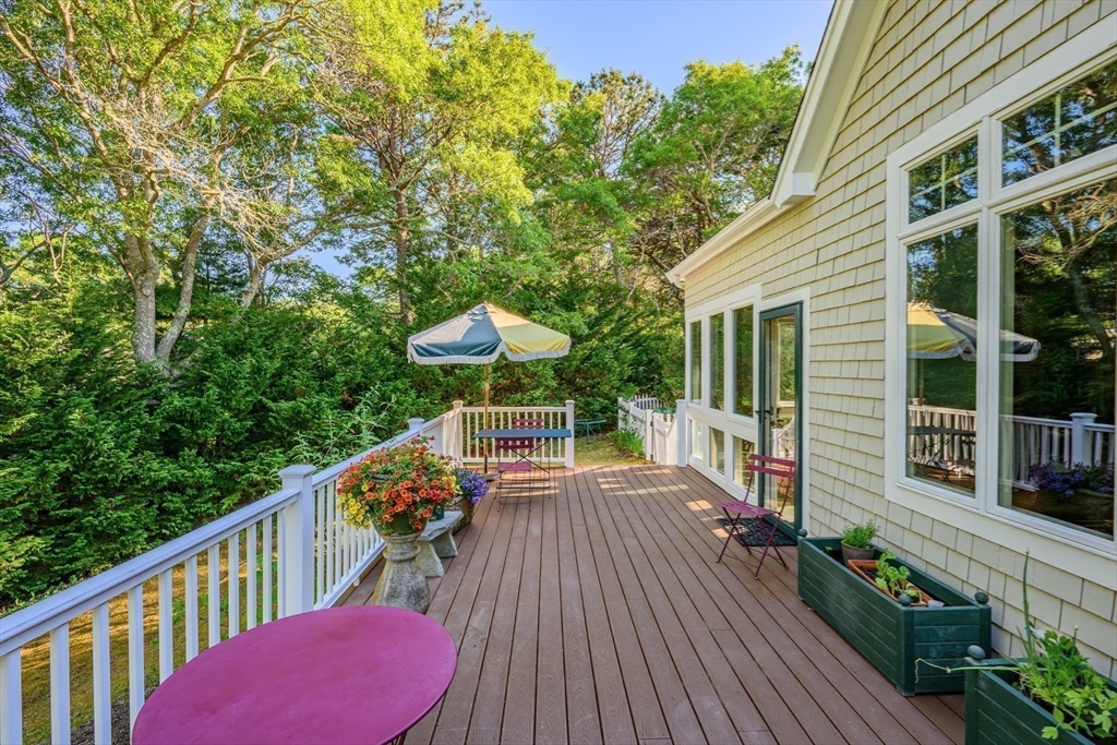 272 Falmouth Woods Rd