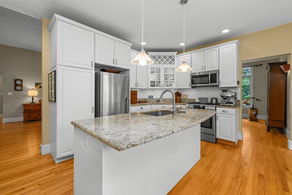 272 Falmouth Woods Rd