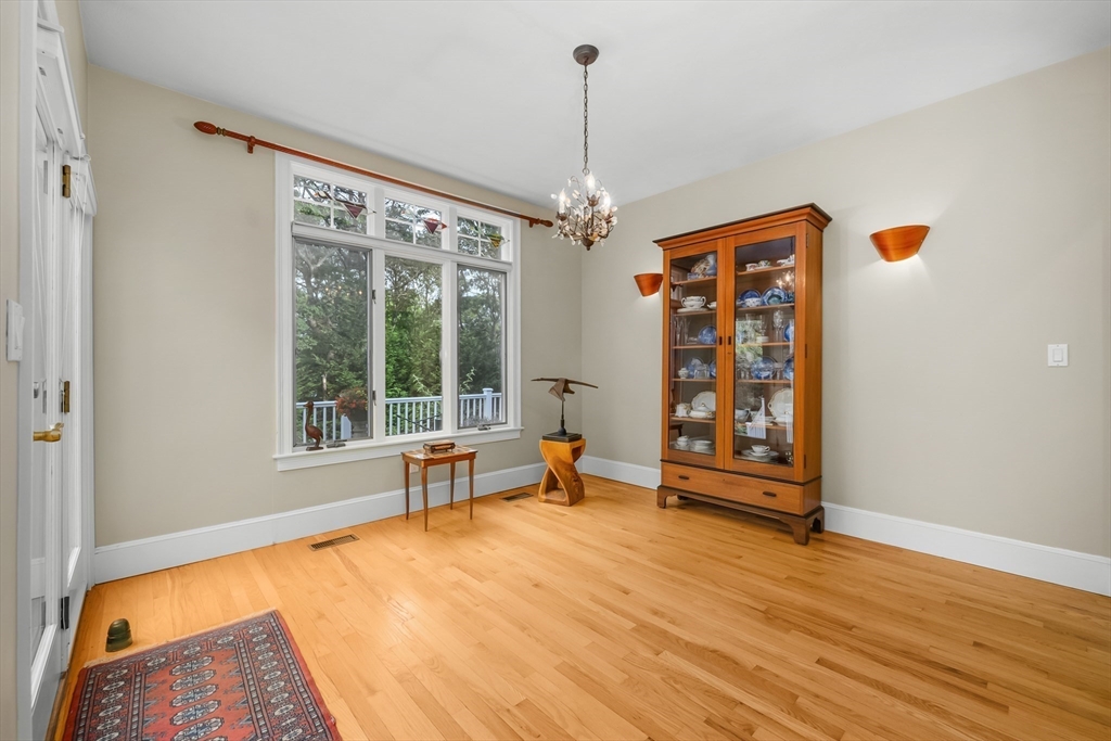 272 Falmouth Woods Rd
