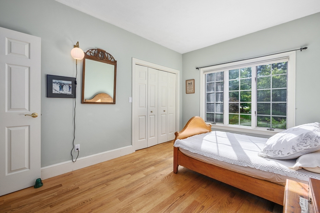272 Falmouth Woods Rd