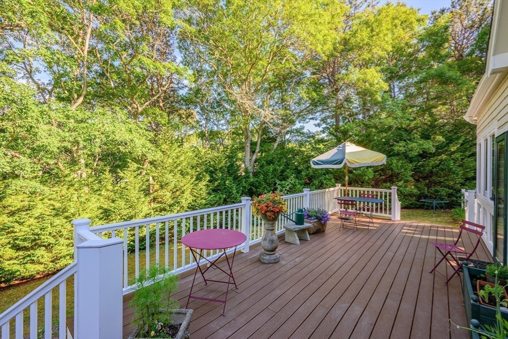 272 Falmouth Woods Rd