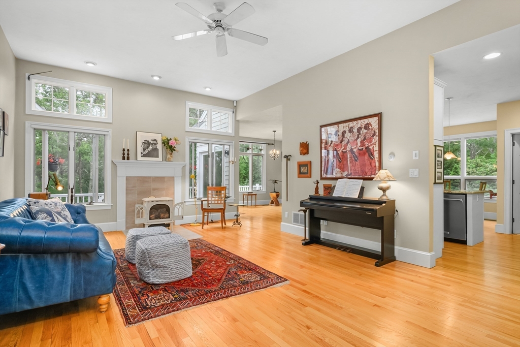 272 Falmouth Woods Rd