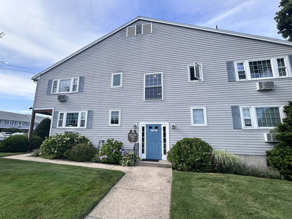 174 Upper County # 5 Unit: 2-5