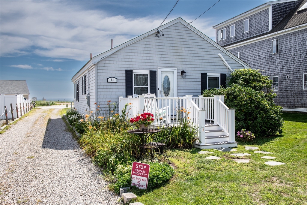 51 Freeman Ave
