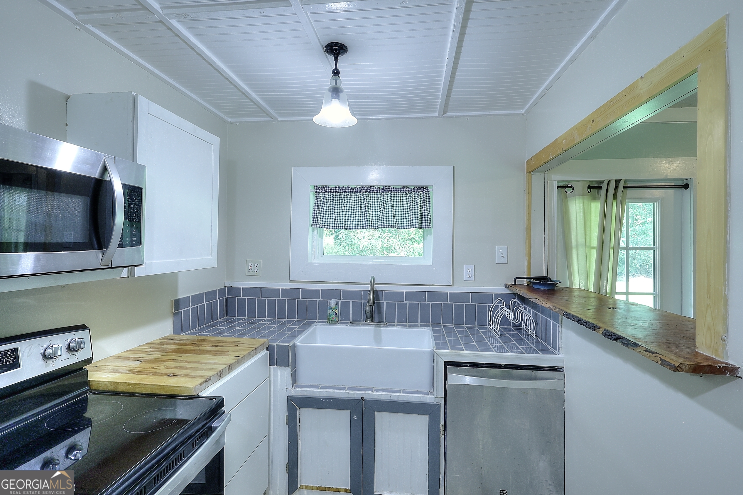 2255 Highway 11 NW
