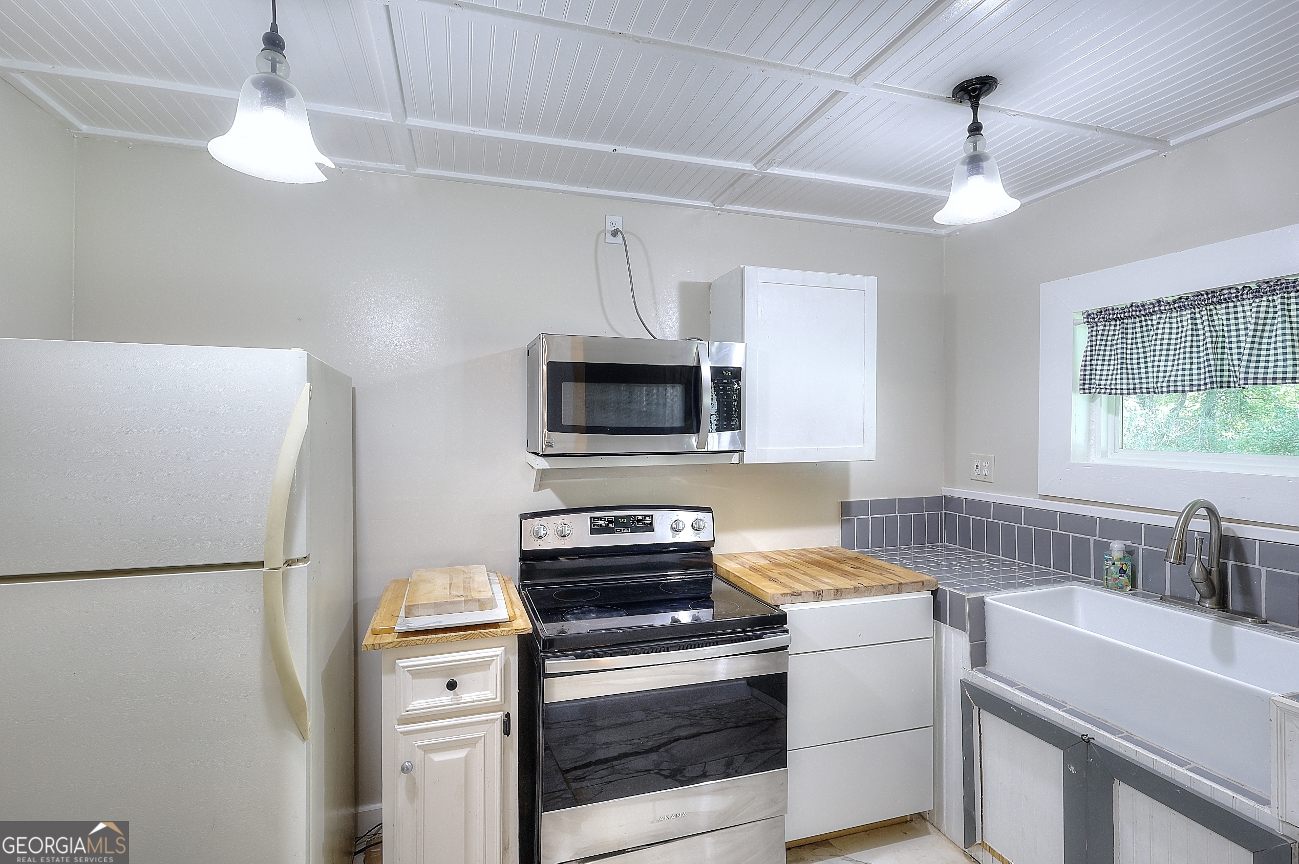 2255 Highway 11 NW