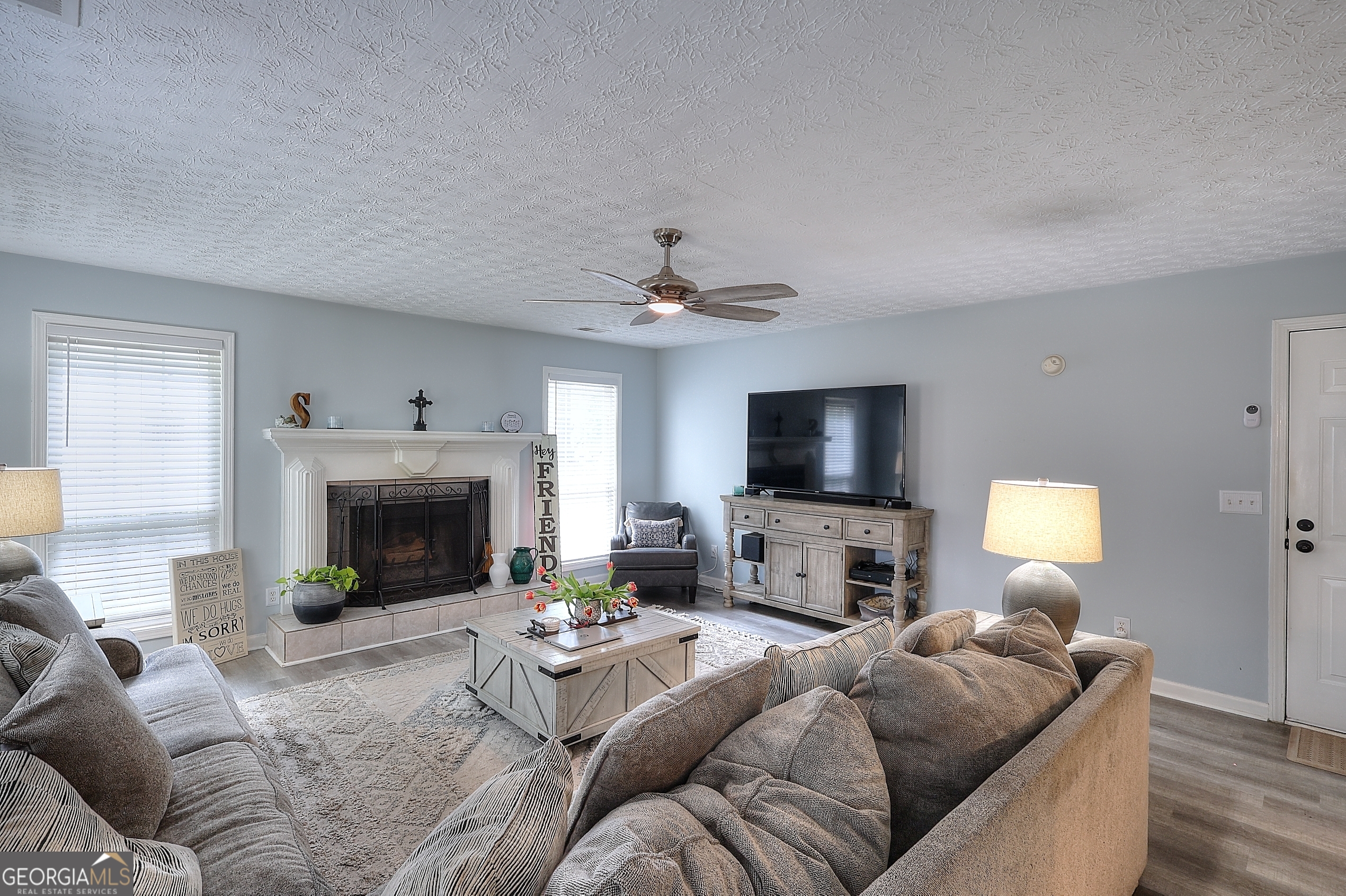 413 Spring Place