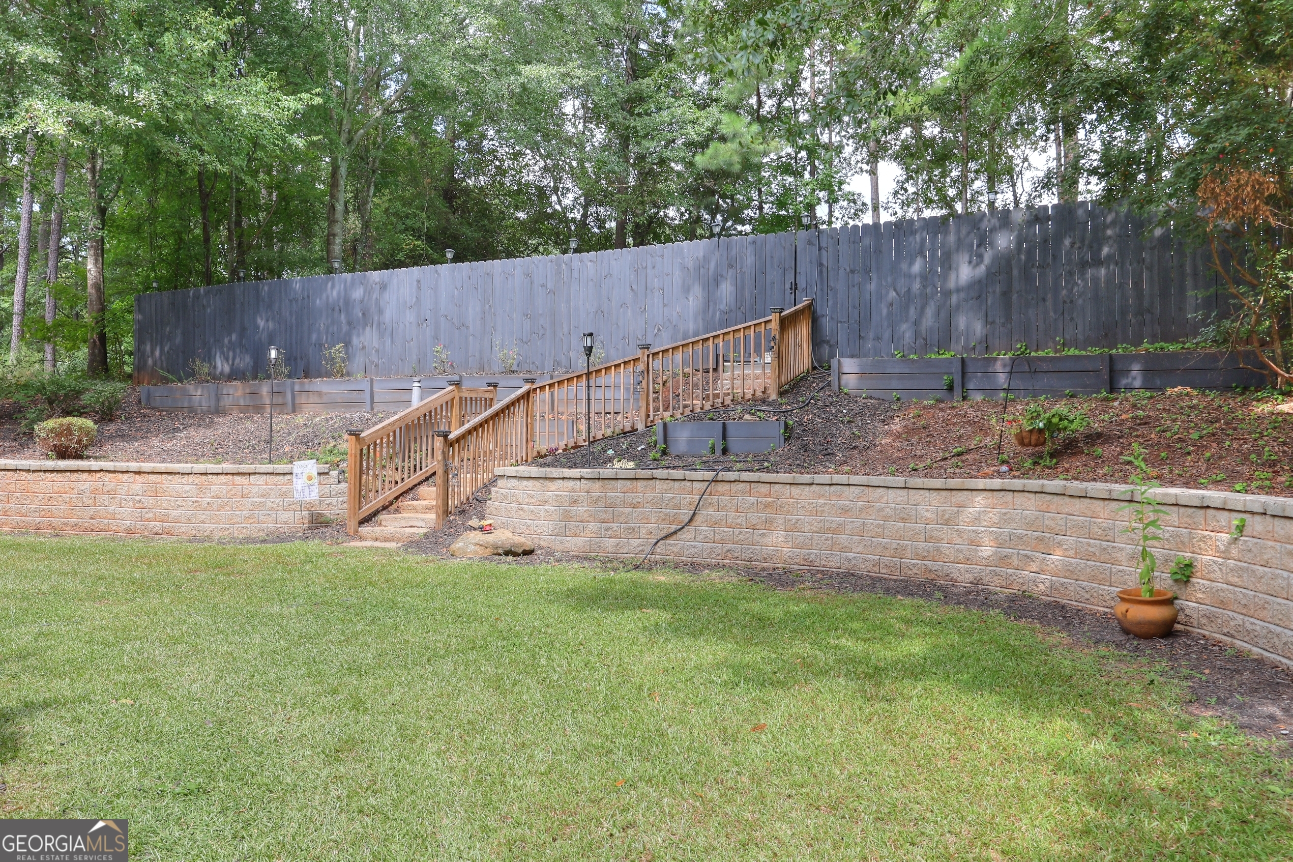 413 Spring Place