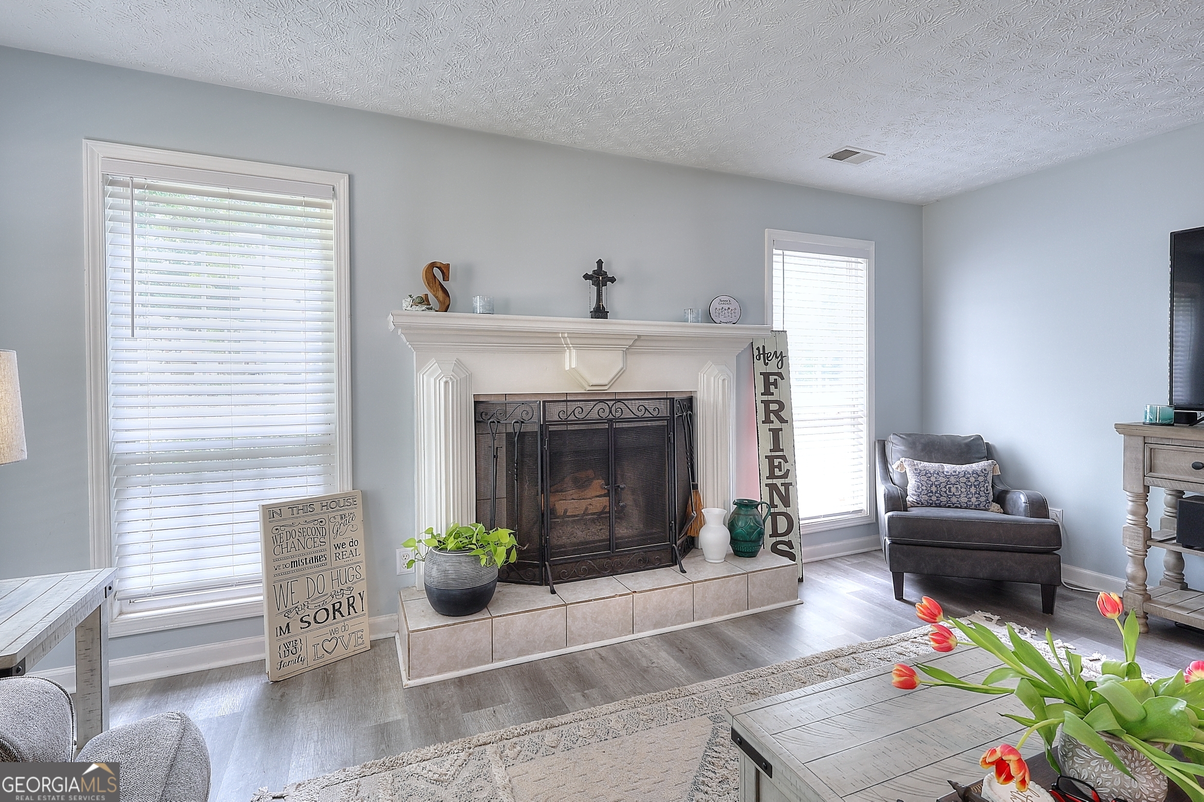 413 Spring Place