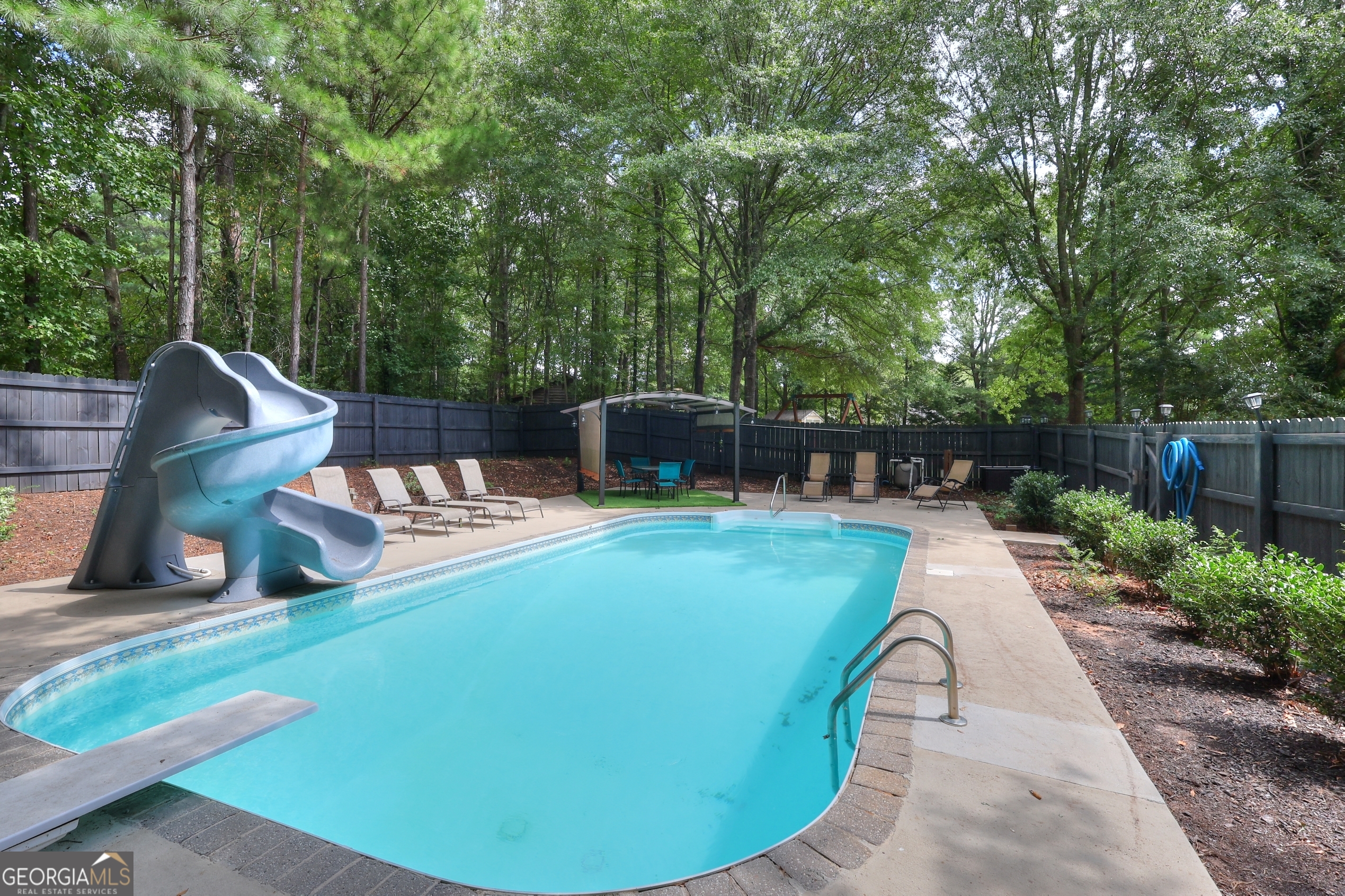413 Spring Place