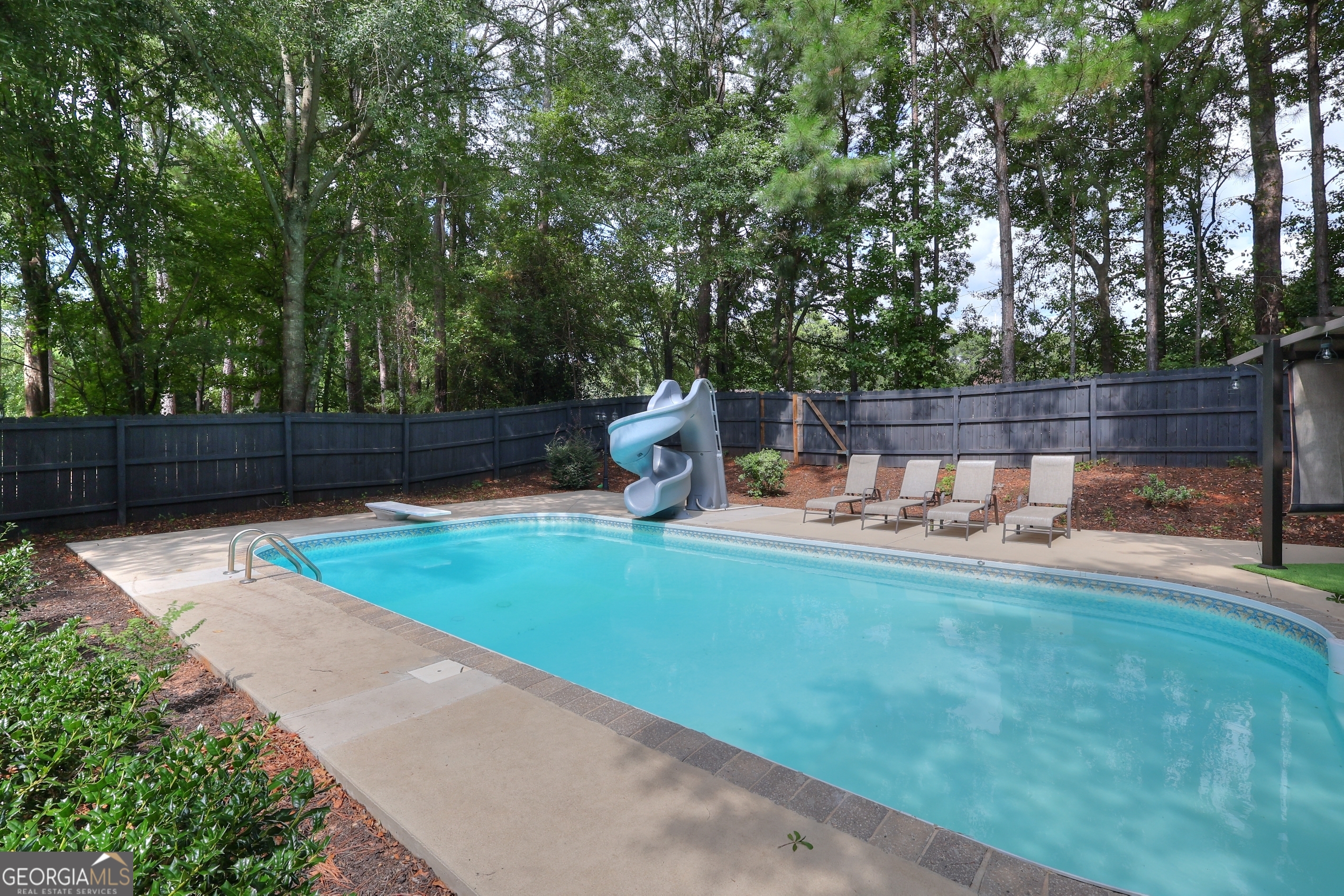 413 Spring Place