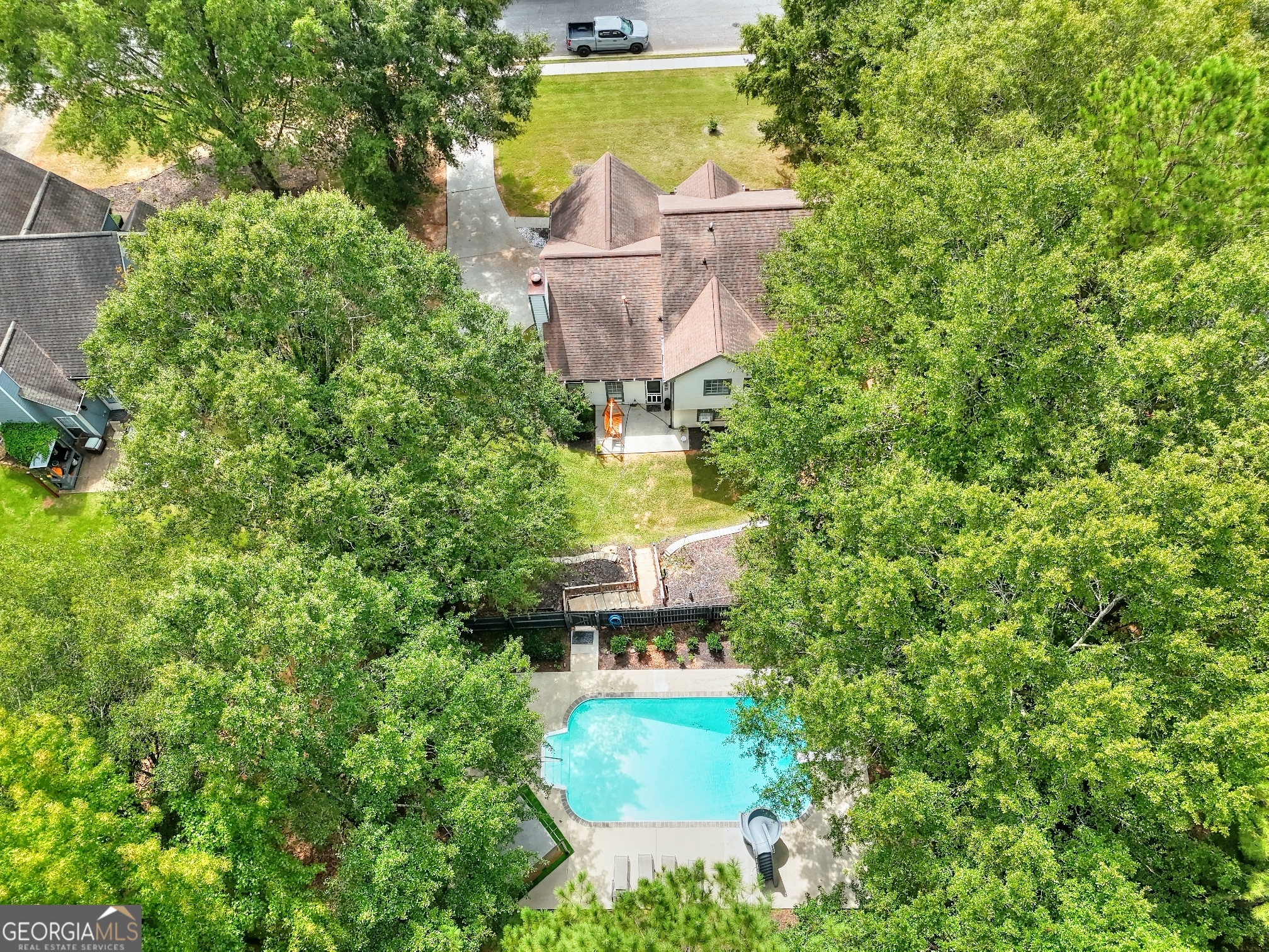 413 Spring Place