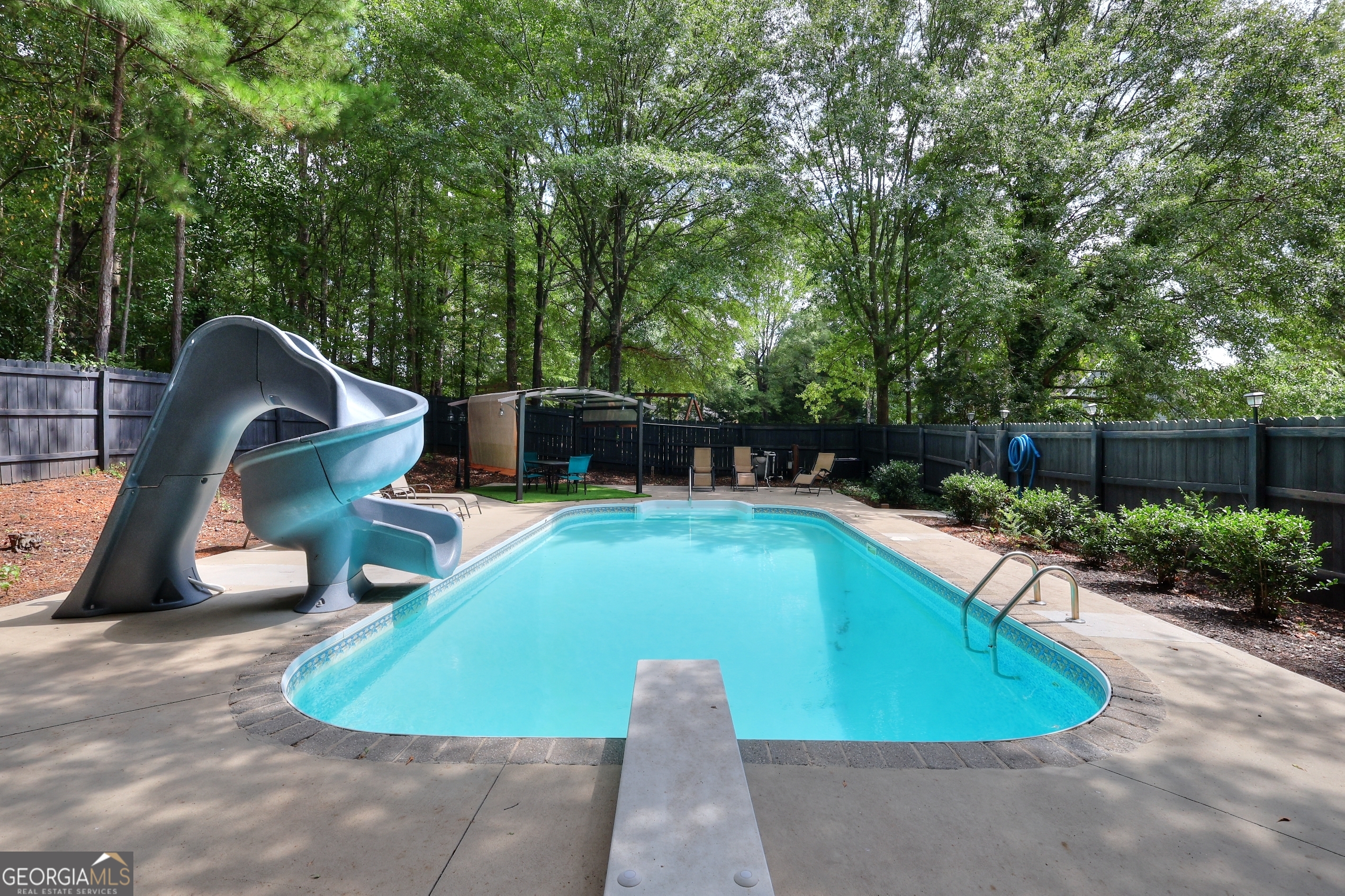 413 Spring Place