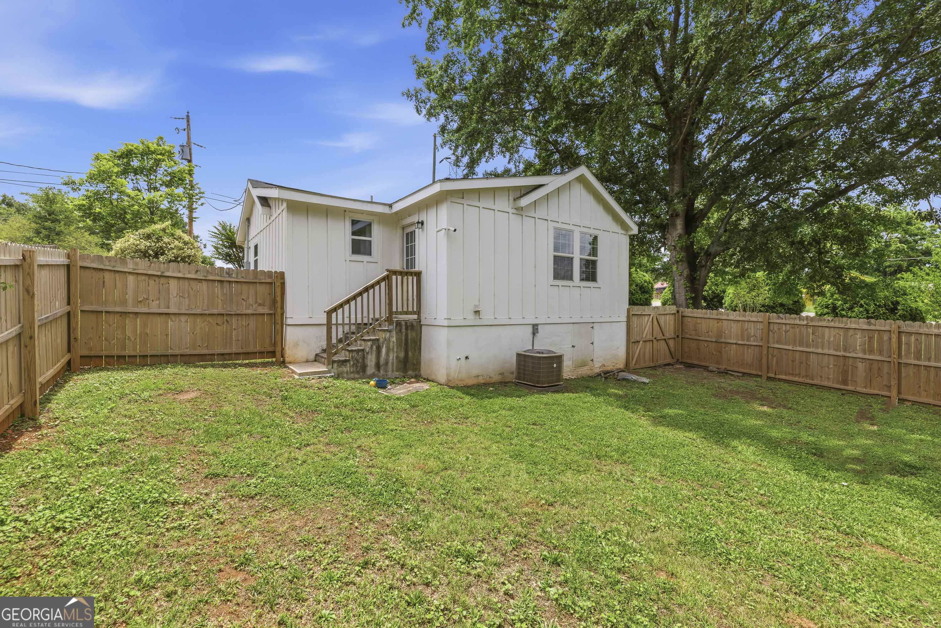 156 Pine Avenue