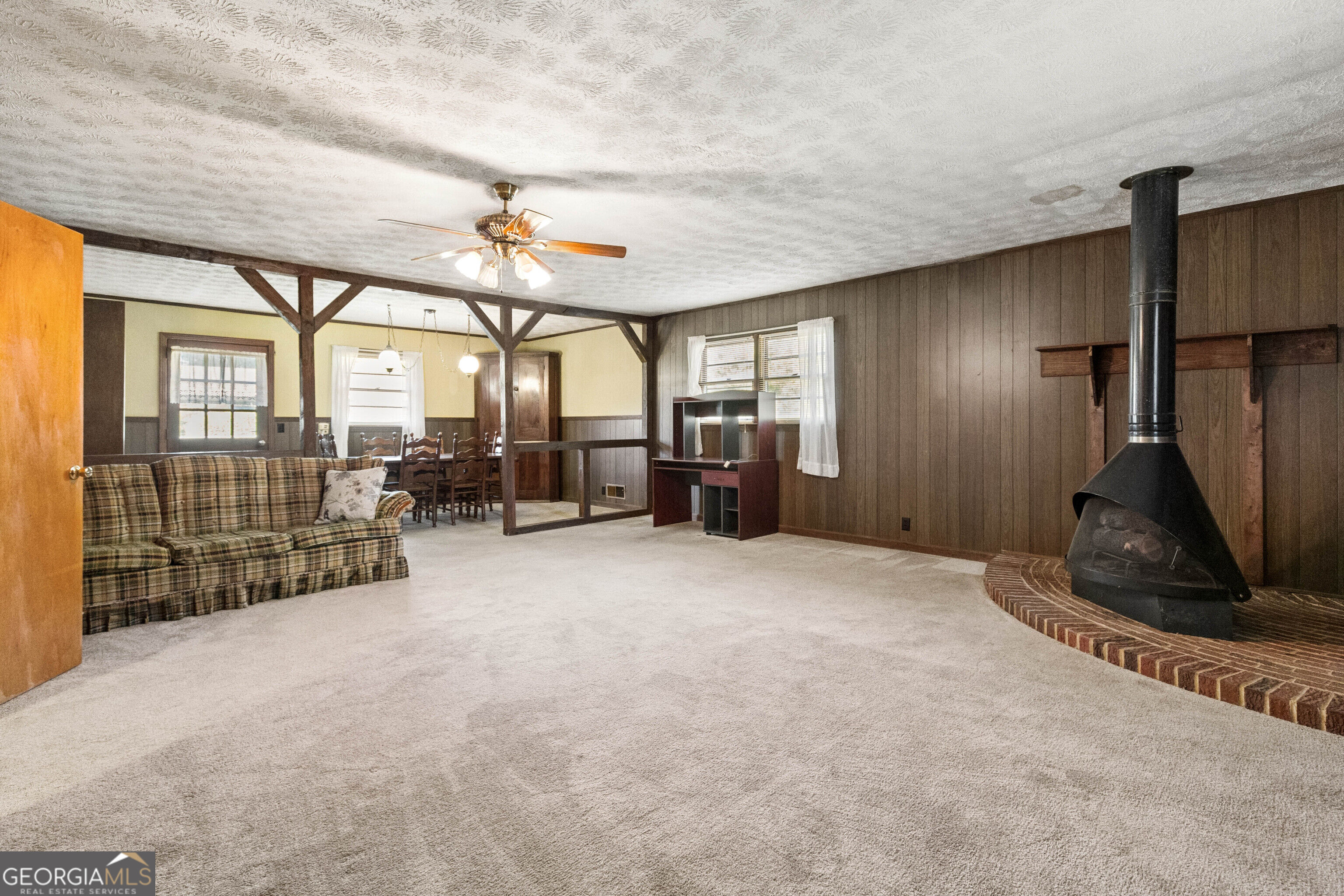 1525 Woodacres Road