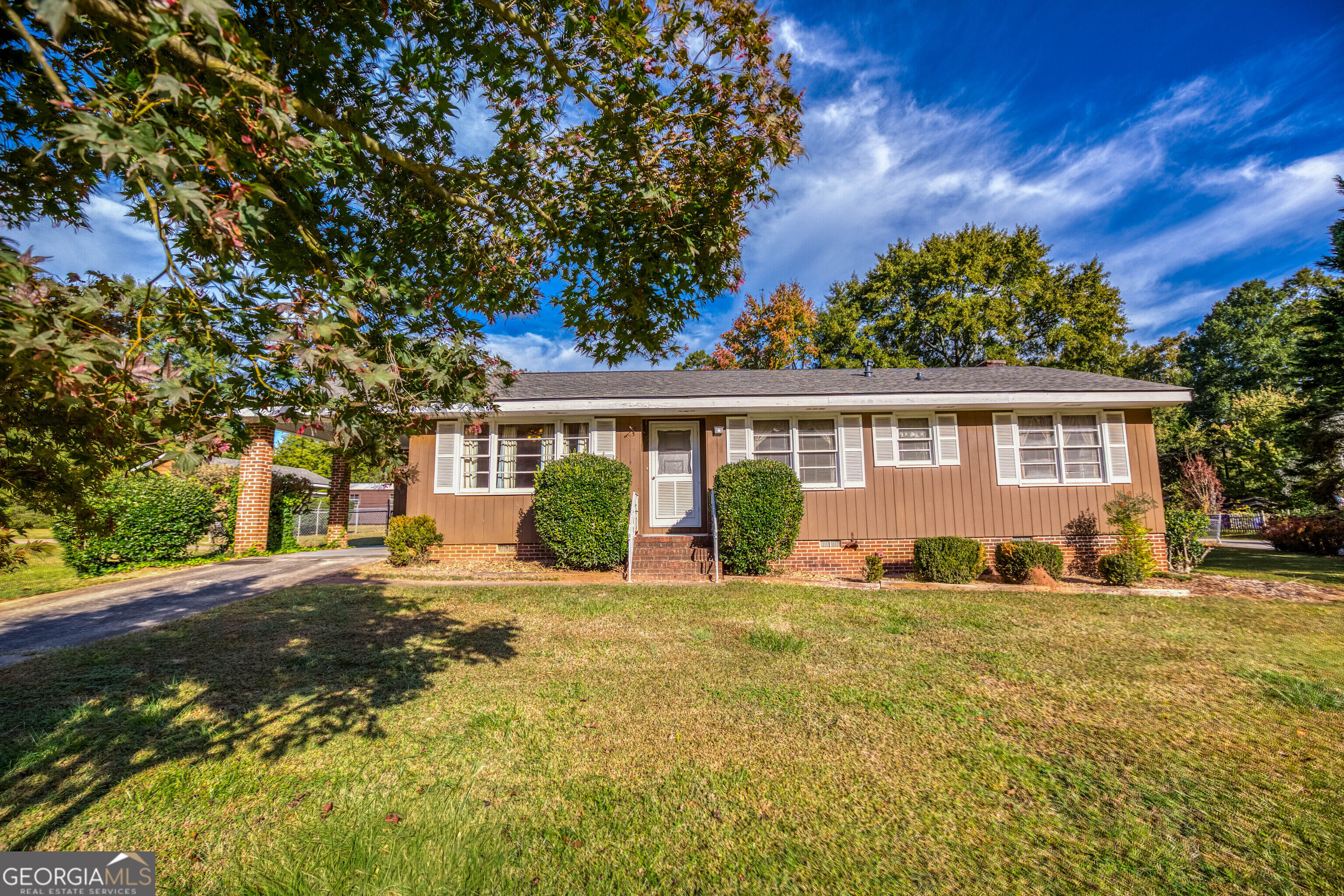 1525 Woodacres Road