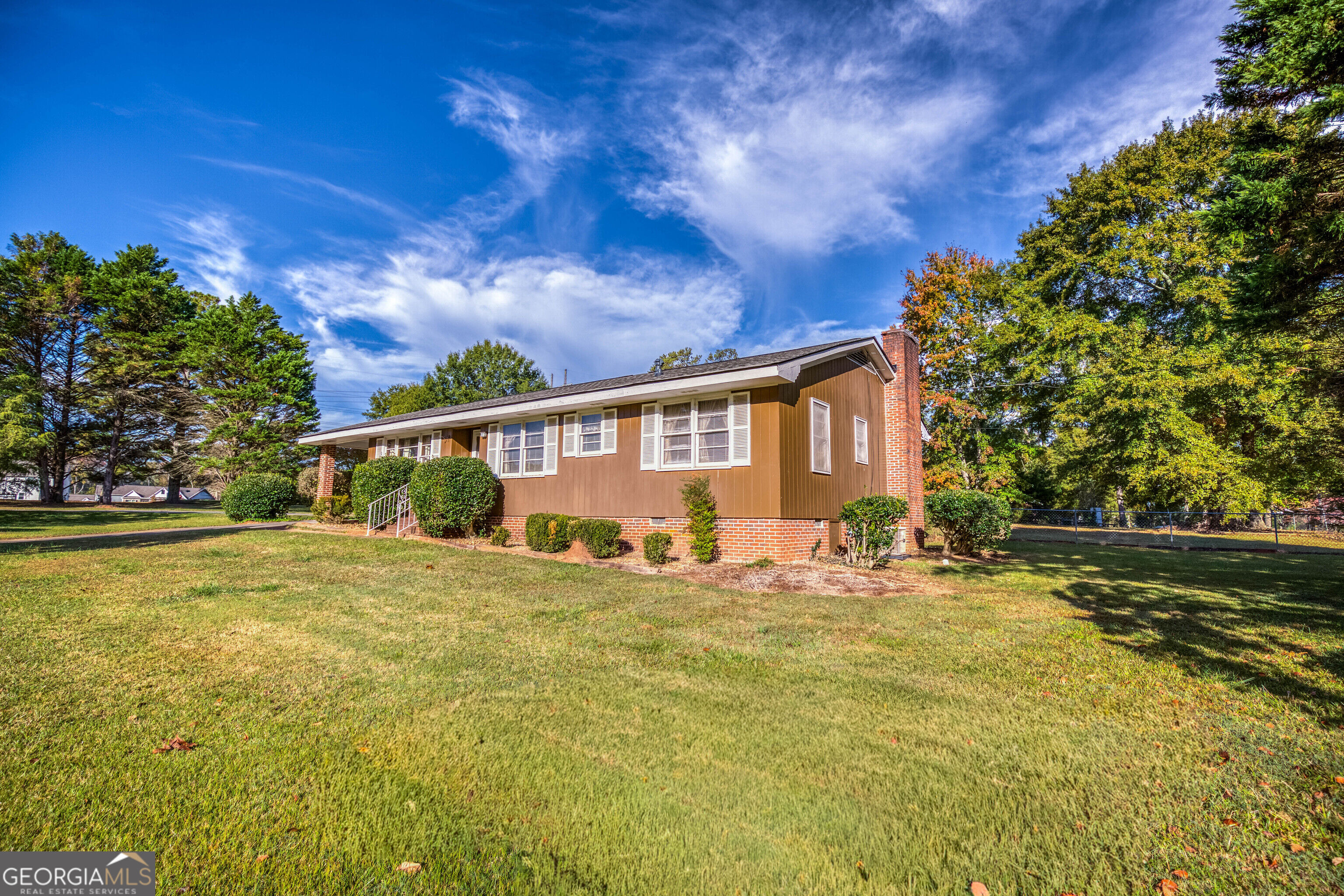 1525 Woodacres Road