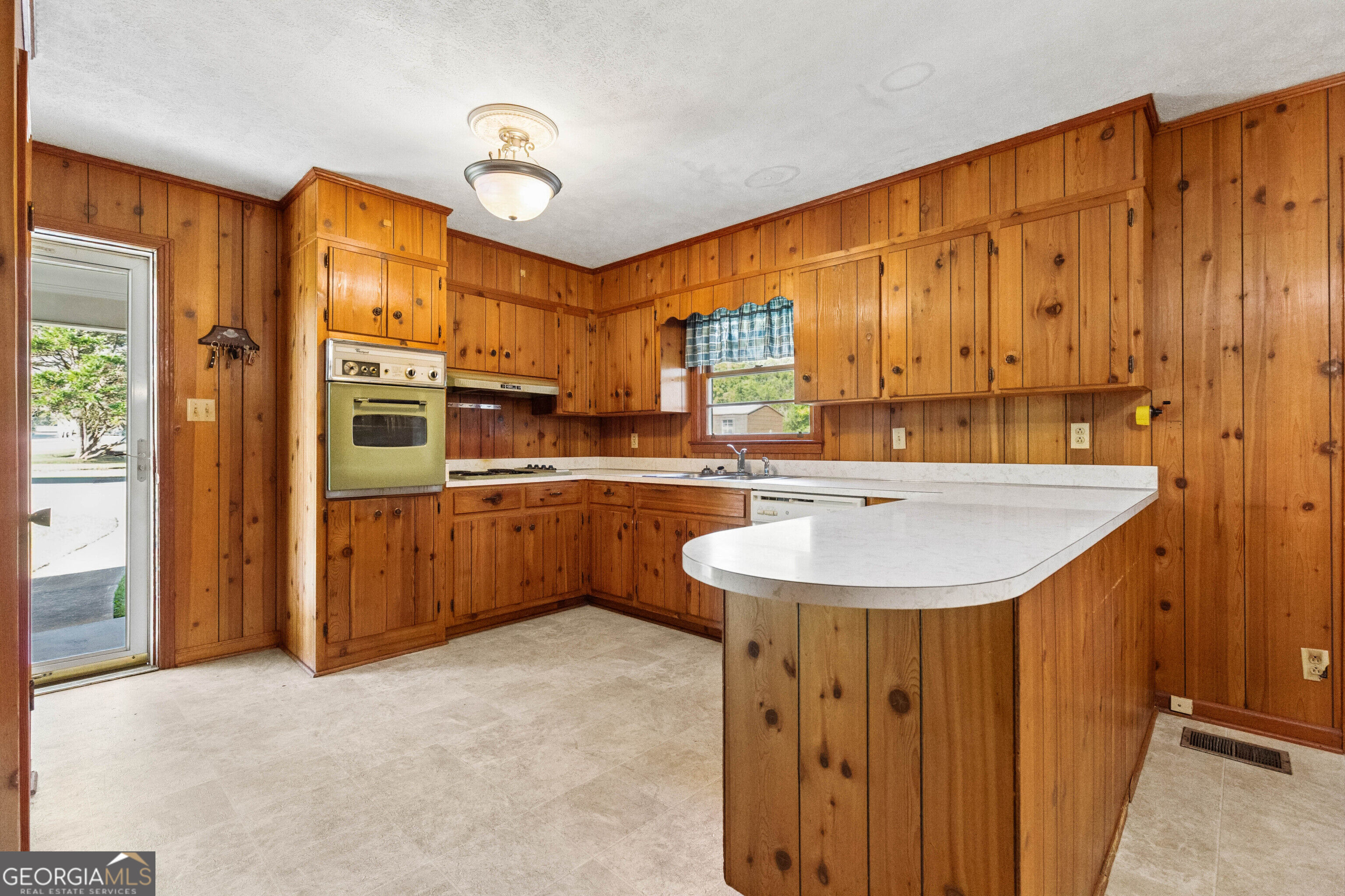 1525 Woodacres Road