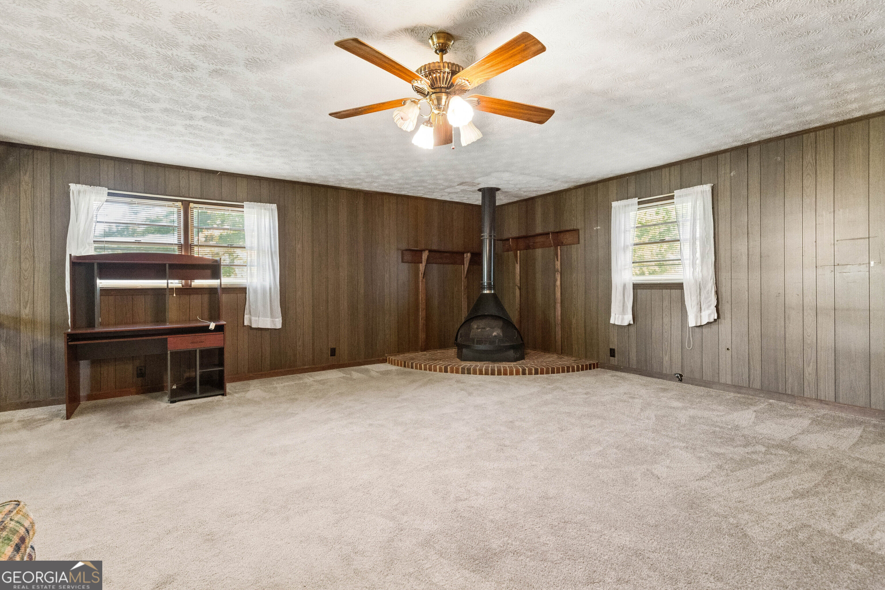1525 Woodacres Road