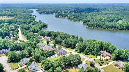 444 Lakeshore Drive