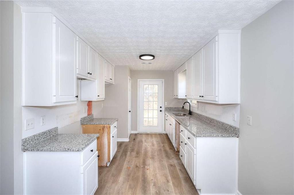 102 Pineview Drive