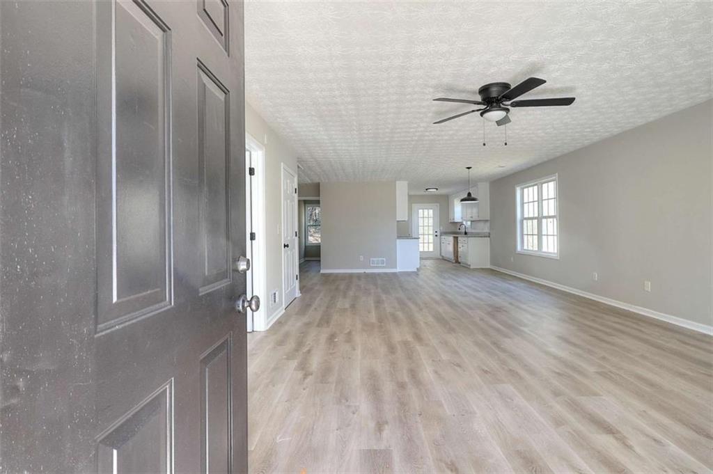 102 Pineview Drive