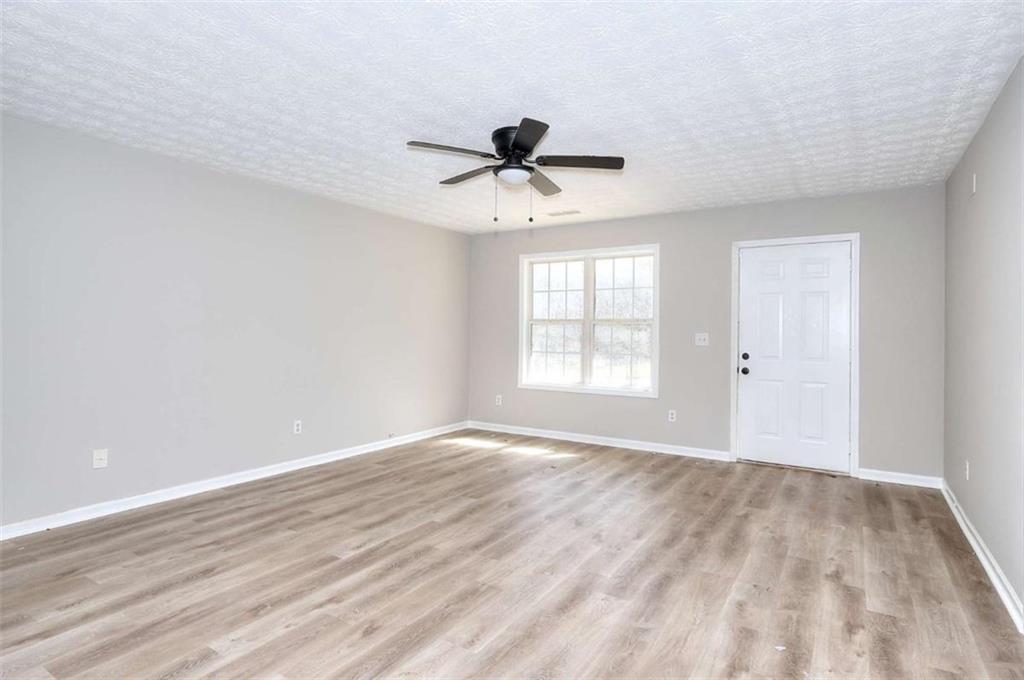 102 Pineview Drive