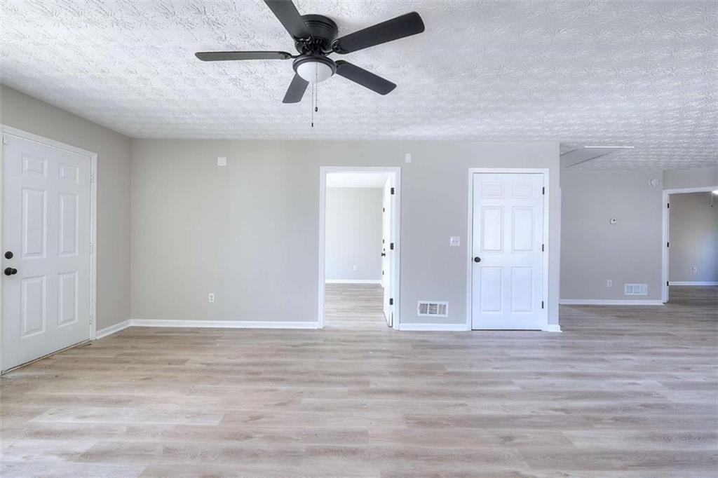 102 Pineview Drive