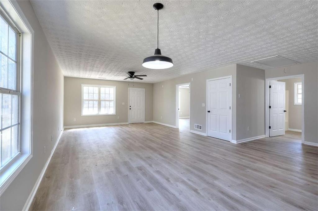 102 Pineview Drive