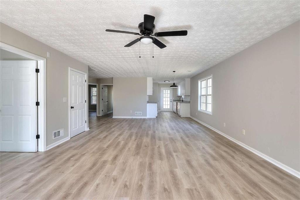 102 Pineview Drive
