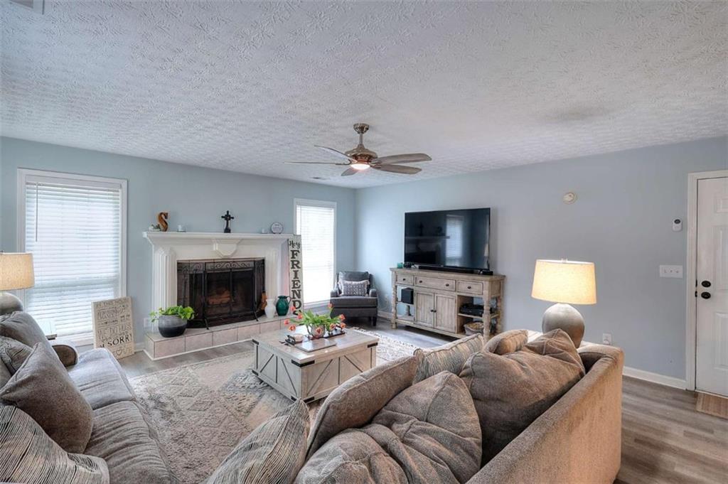 413 Spring Place
