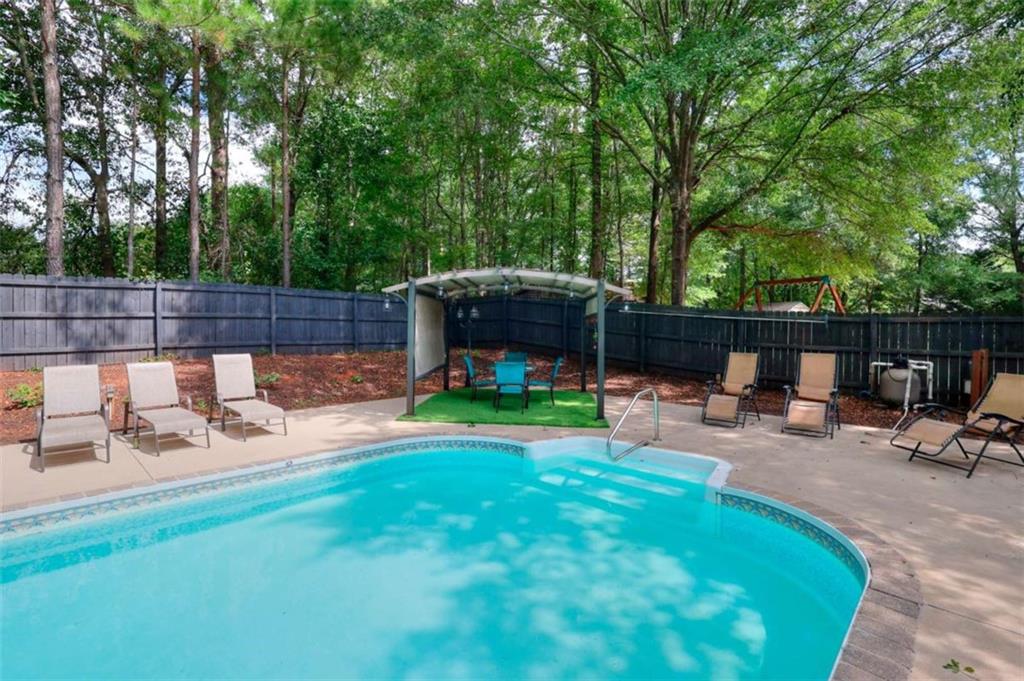 413 Spring Place