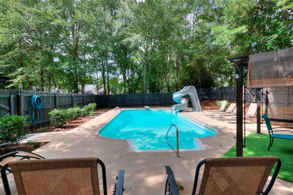 413 Spring Place