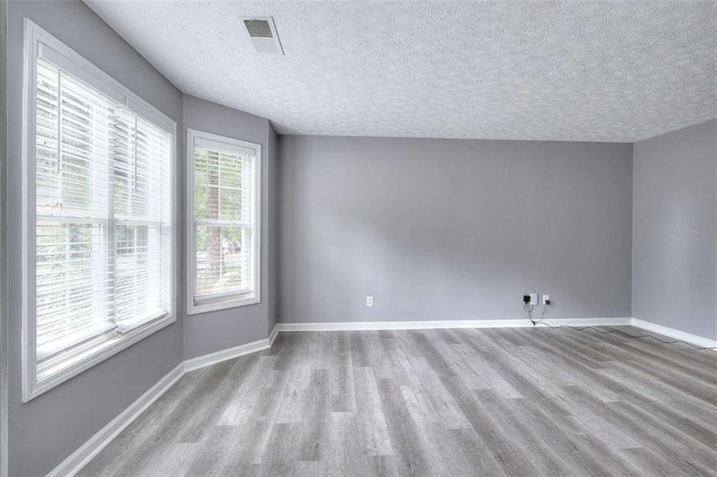 413 Spring Place