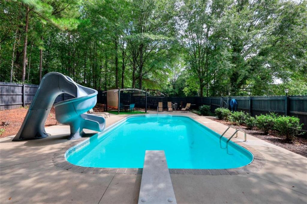 413 Spring Place