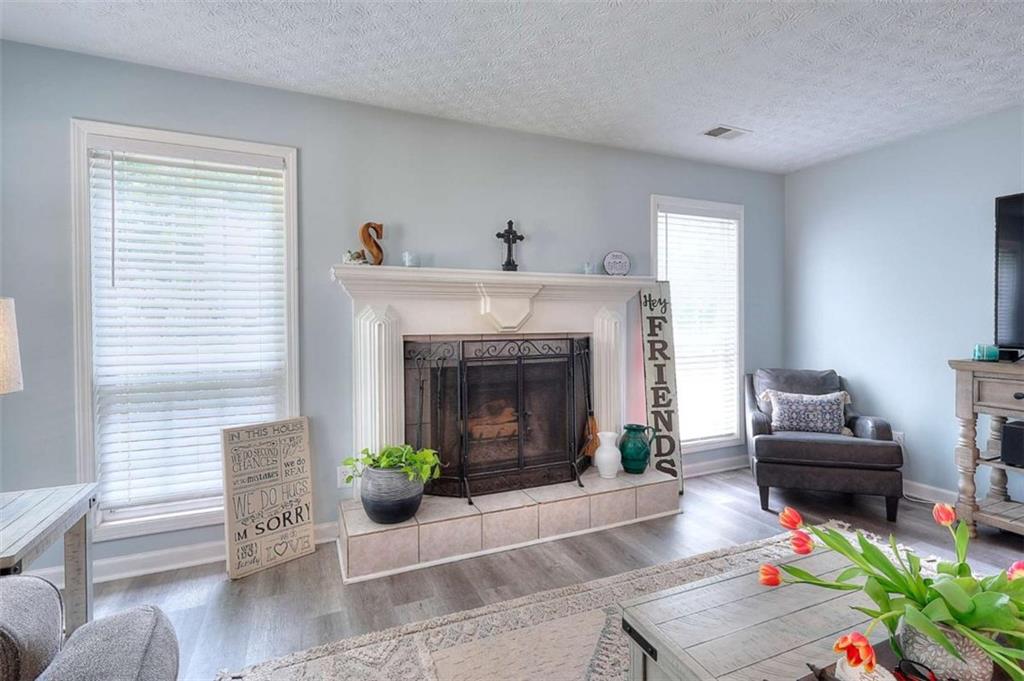 413 Spring Place