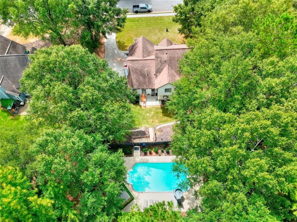 413 Spring Place