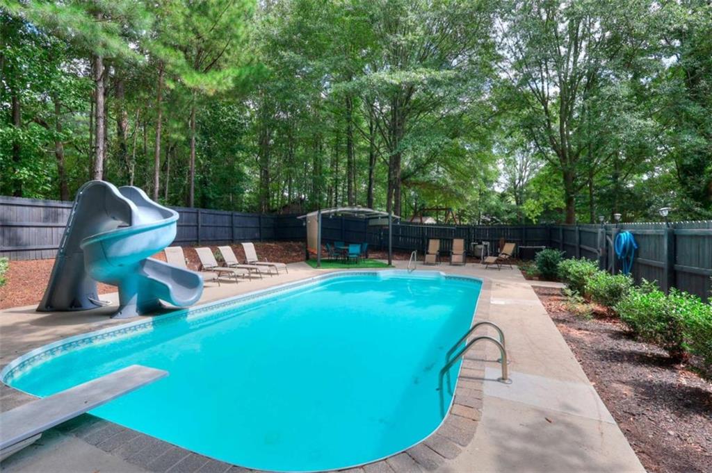 413 Spring Place