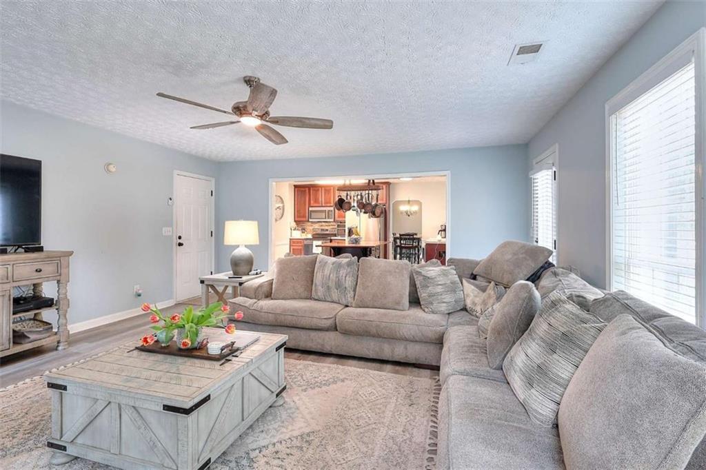 413 Spring Place