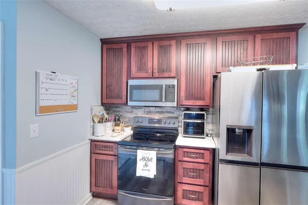 413 Spring Place