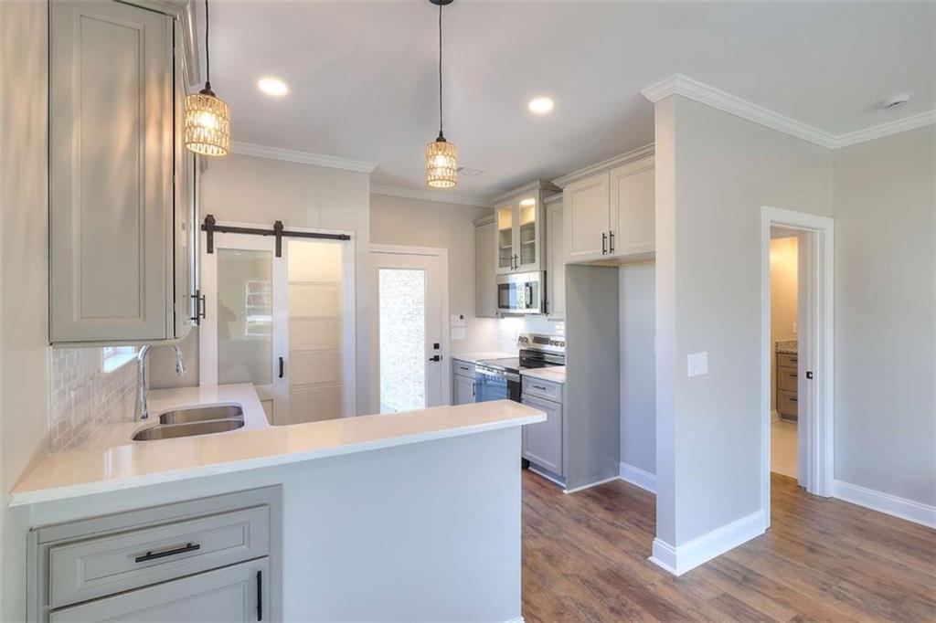 317 S Madison Avenue S