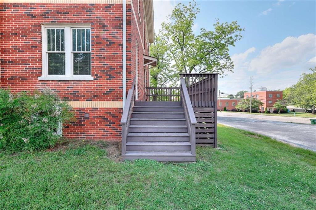 338 N Broad Street N