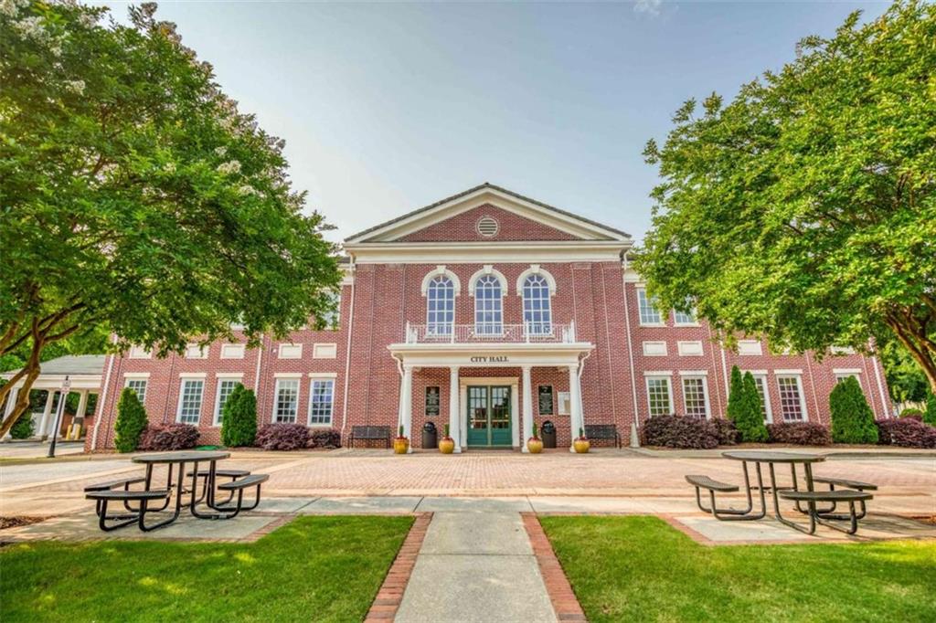 338 N Broad Street N