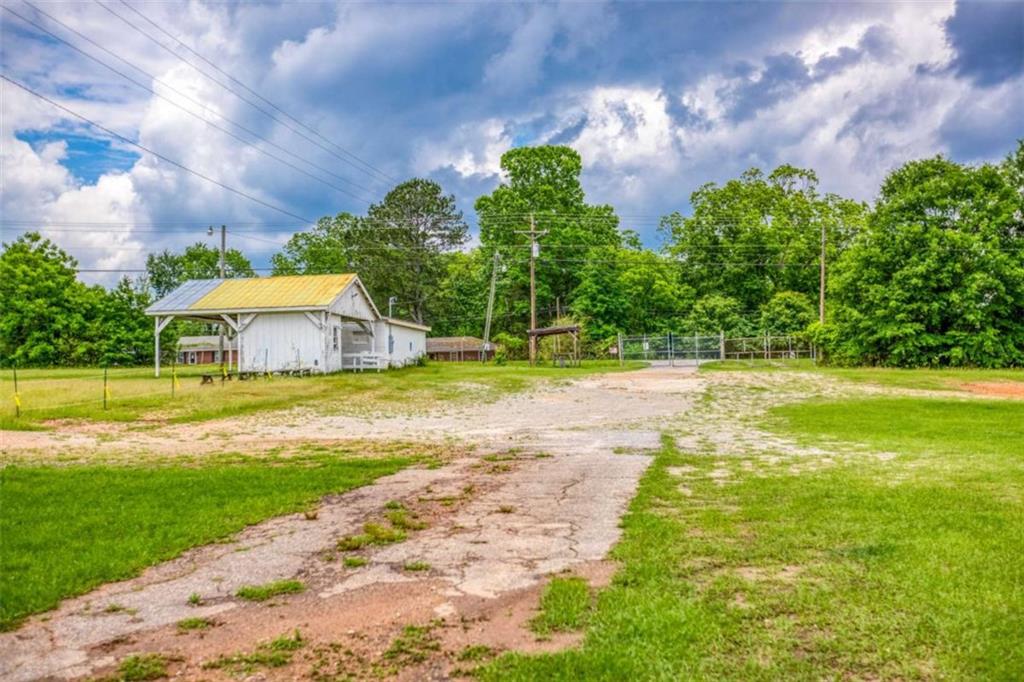 1320 E Church Street E