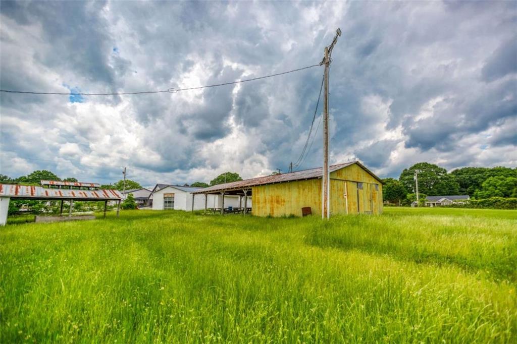 1320 E Church Street E