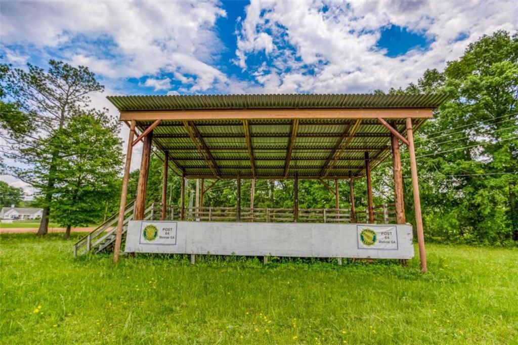 1320 E Church Street E