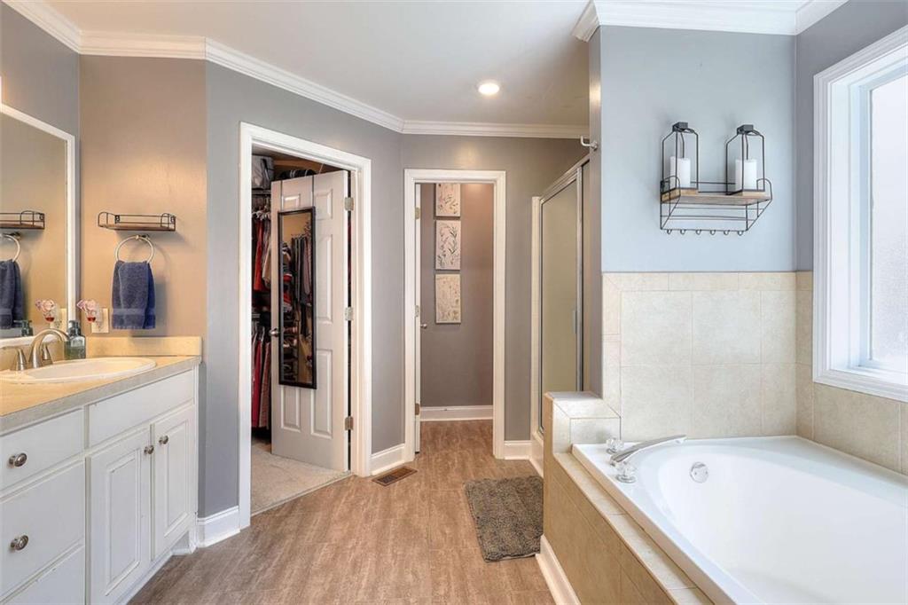 324 Heatherwood Drive